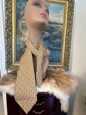 Kenneth Cole Beige and Black Zigzag Tie